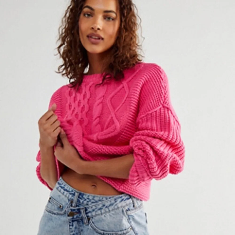 Free People Pink Dream Cable Knit Sweater!!